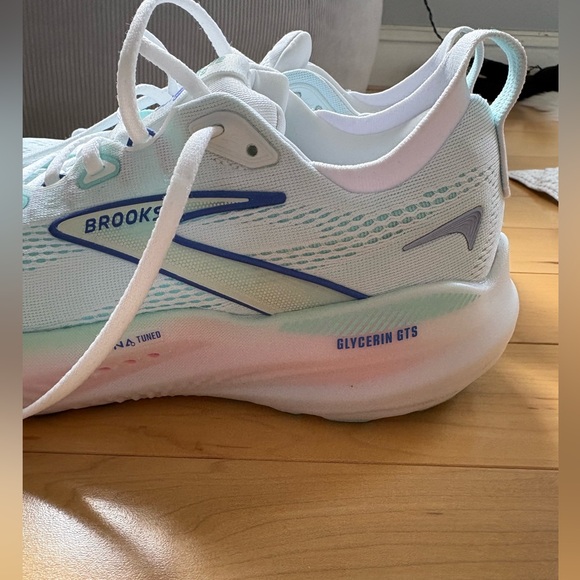 NEW Brooks Women’s Glycerin GTS 22 Running Shoes - Picture 3 of 13